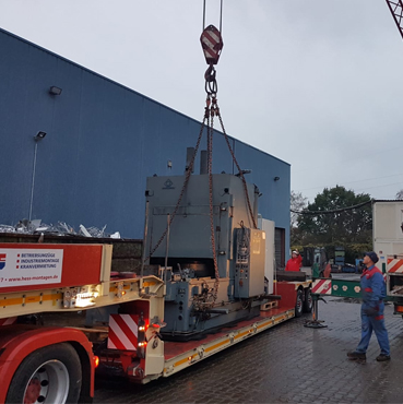 Demontage einer alter Maschine Demontage einer alter Maschine