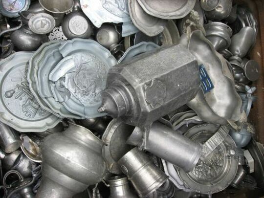 Beispiel von Geschirrzinn Beispiel von Geschirrzinn